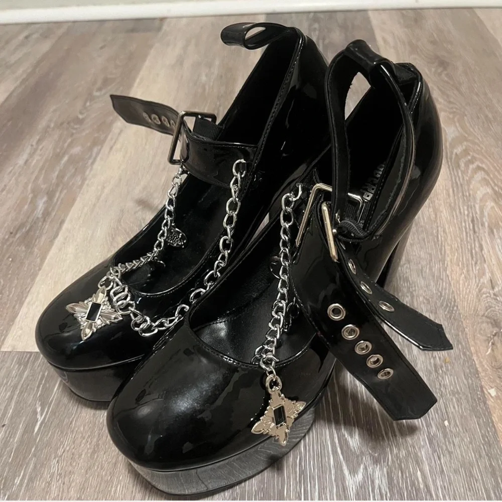Black Platform Chunky Mary Jane Pump with Chain Detail - Picture 6 of 6
